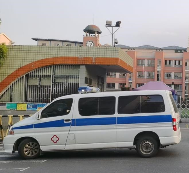 平谷救护车出租护送骨折病人一公里多少钱